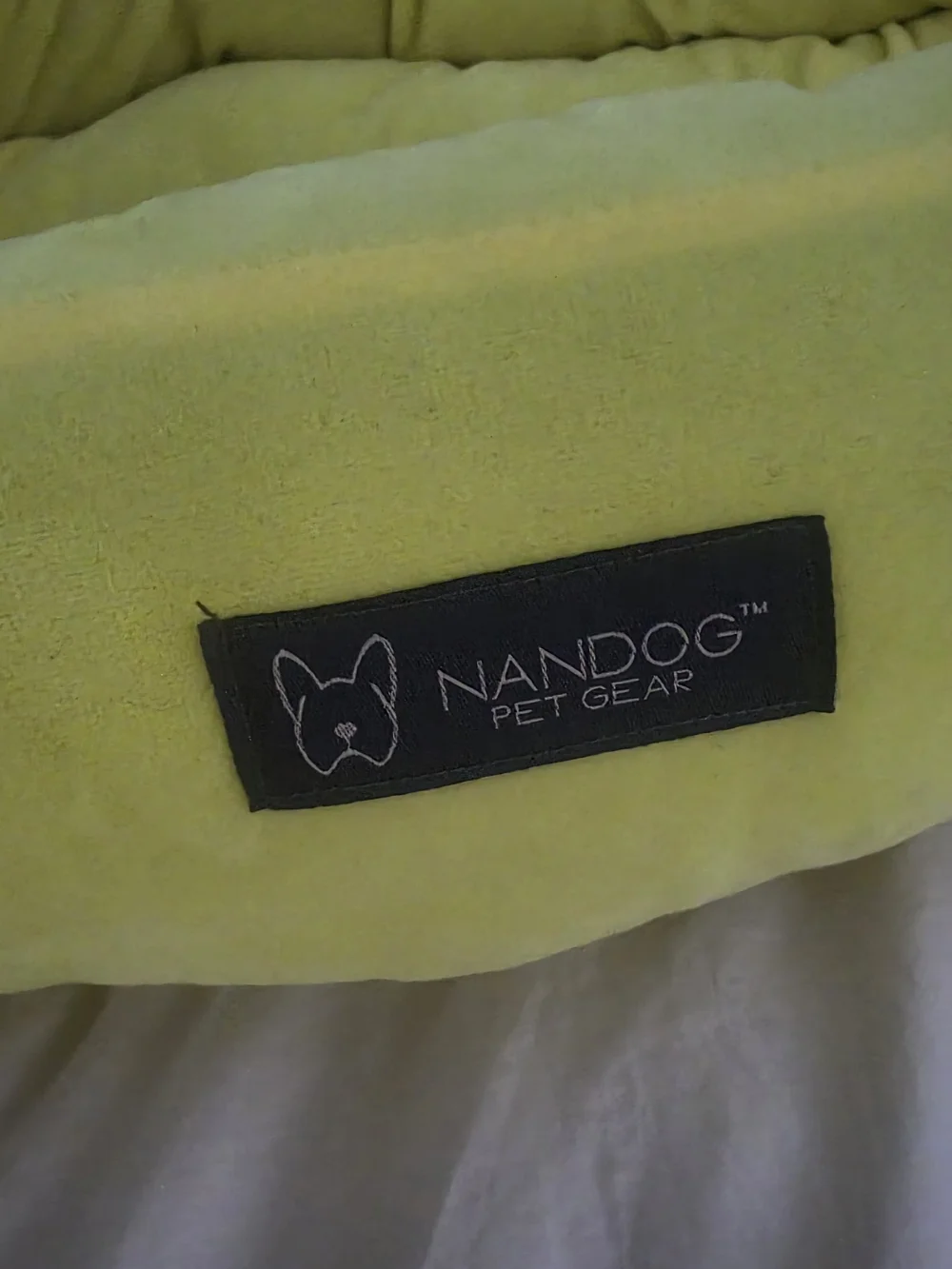 Nandog Pet Gear Banana Bed